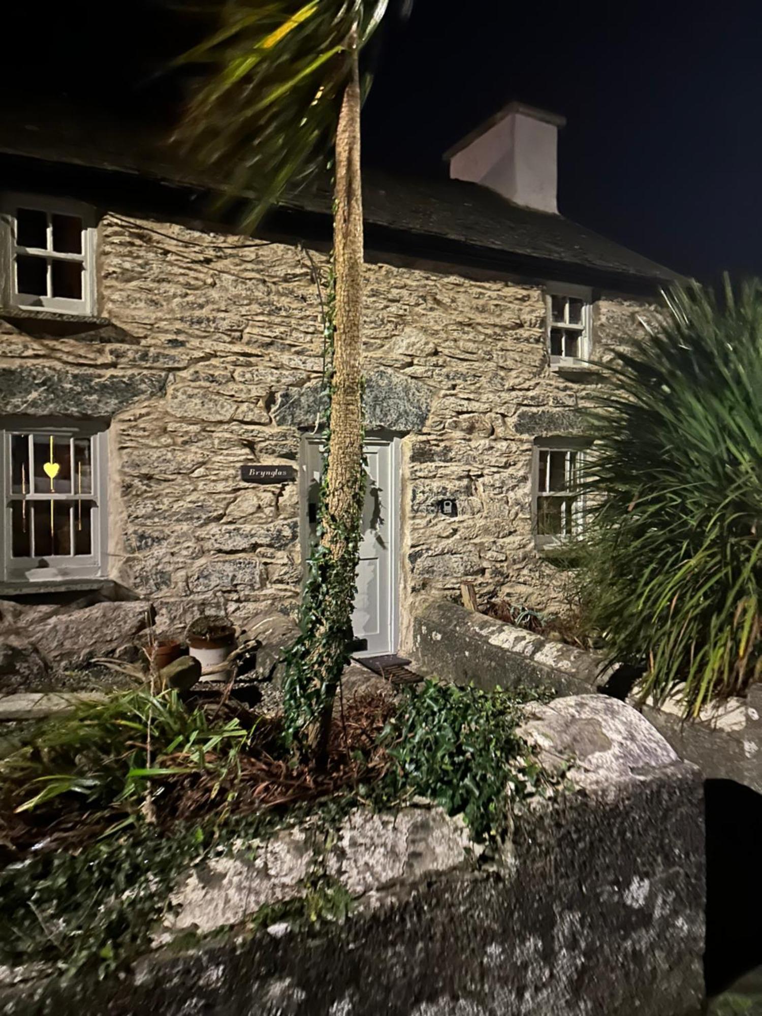 Brynglas Cottage With Hot Tub, Anglesey. Llanfachraeth ภายนอก รูปภาพ